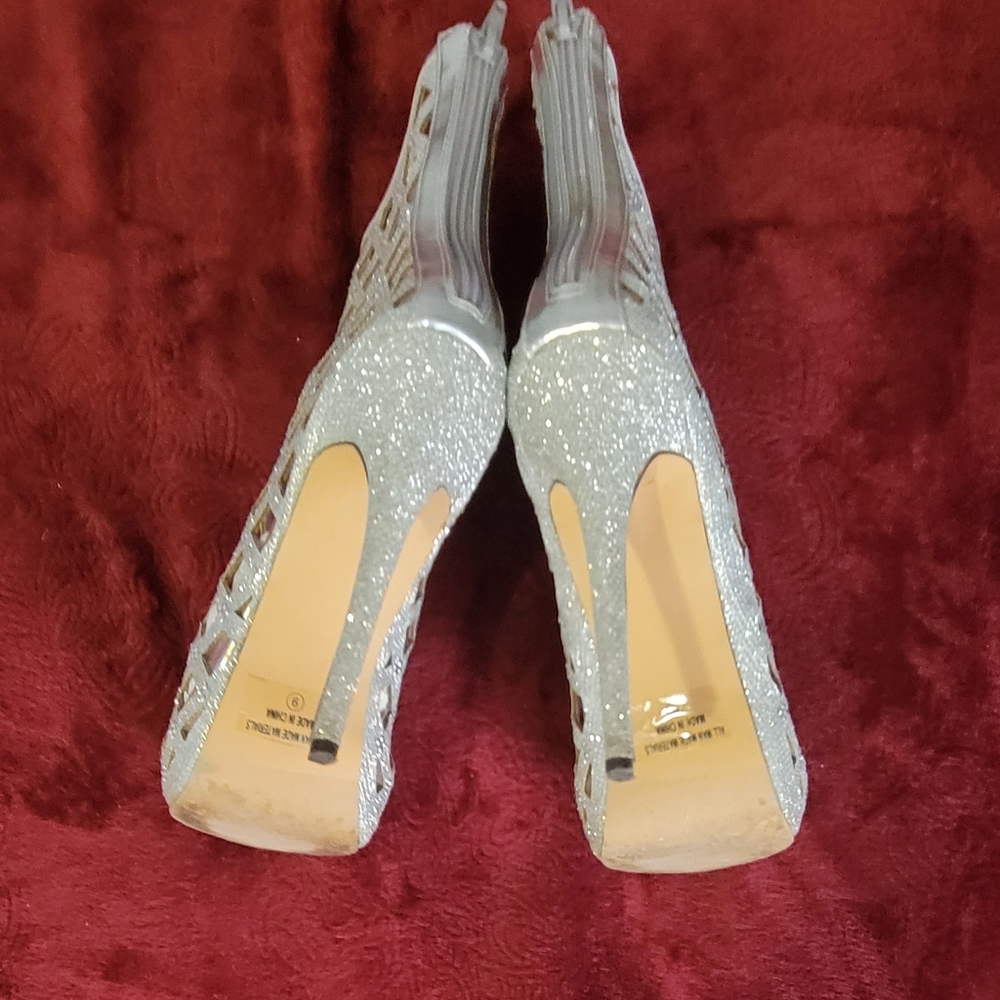 CELESTE HEELS SILVER STILLETTO SZ9 - Picture 5 of 13